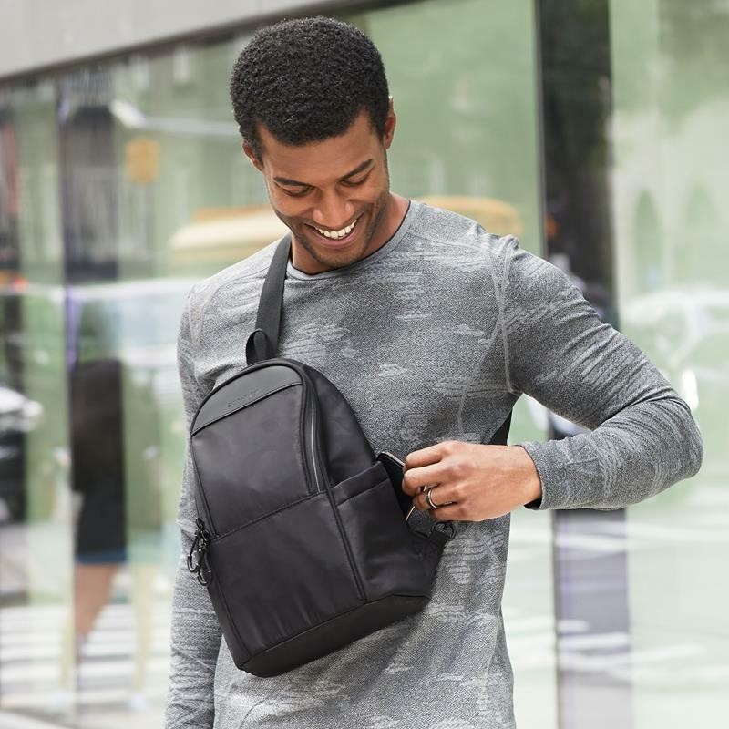 Skip Hop Plecak Paxwell Sling Black Camo dla Taty