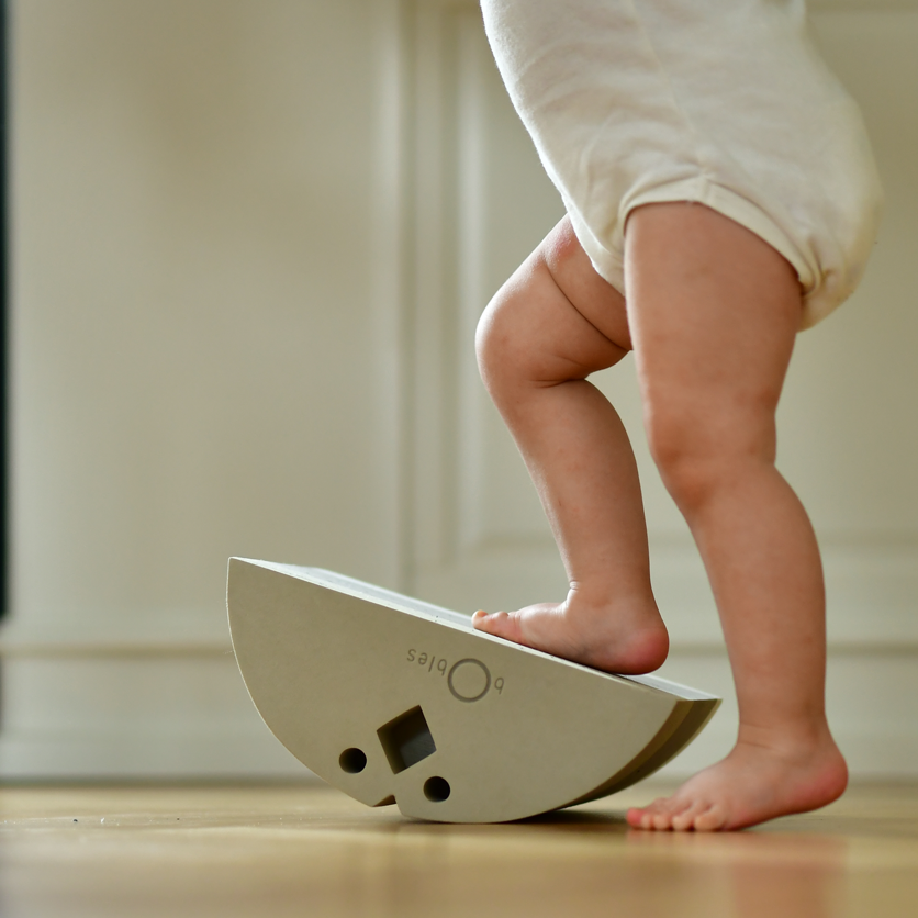 Kurczak zabawka sensoryczna Vintage Rose | bObles