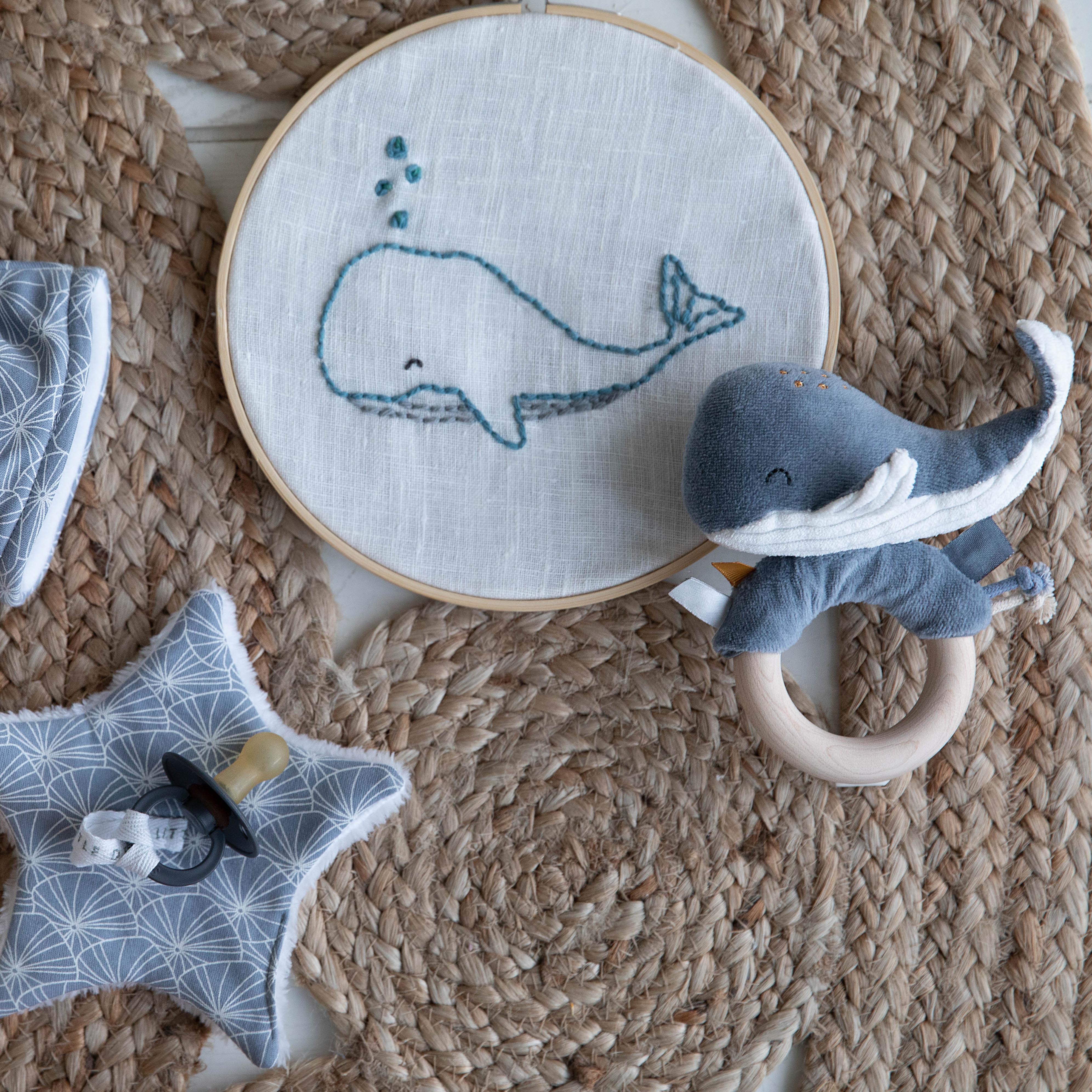 Little Dutch Zawieszka do smoczka Wieloryb Ocean Błękit 0+