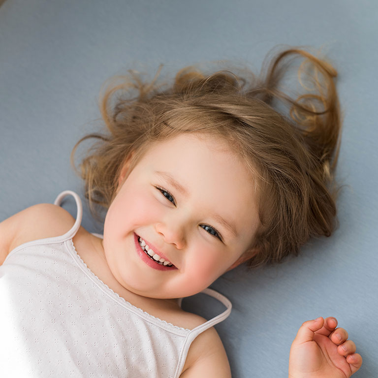 Poofi Prześcieradło do gondoli Organic - fiołek 0+