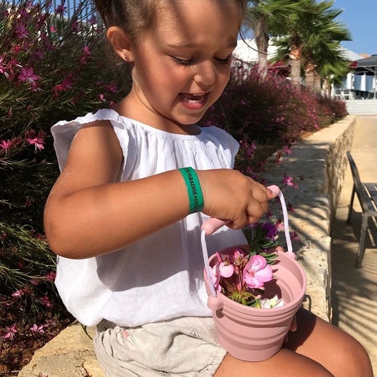 Scrunch Silikonowe Wiaderko z łopatką Ciemny Szary 1+