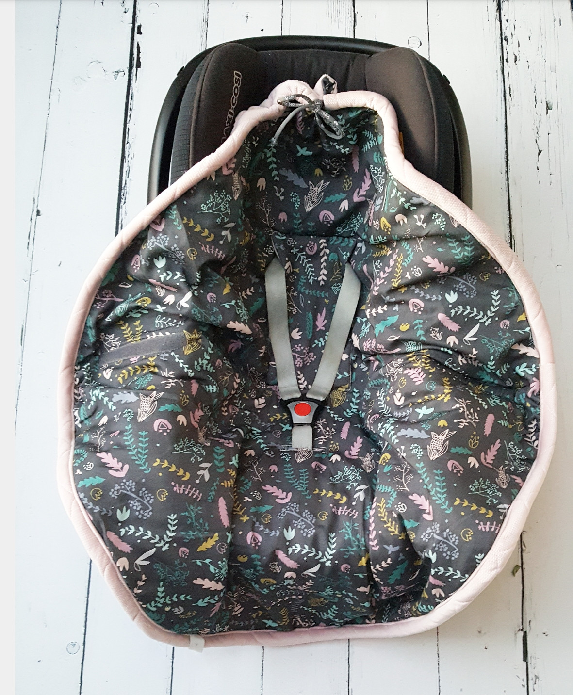 Otulacz do fotelika Pink No More Pudrowy Róż Botanic