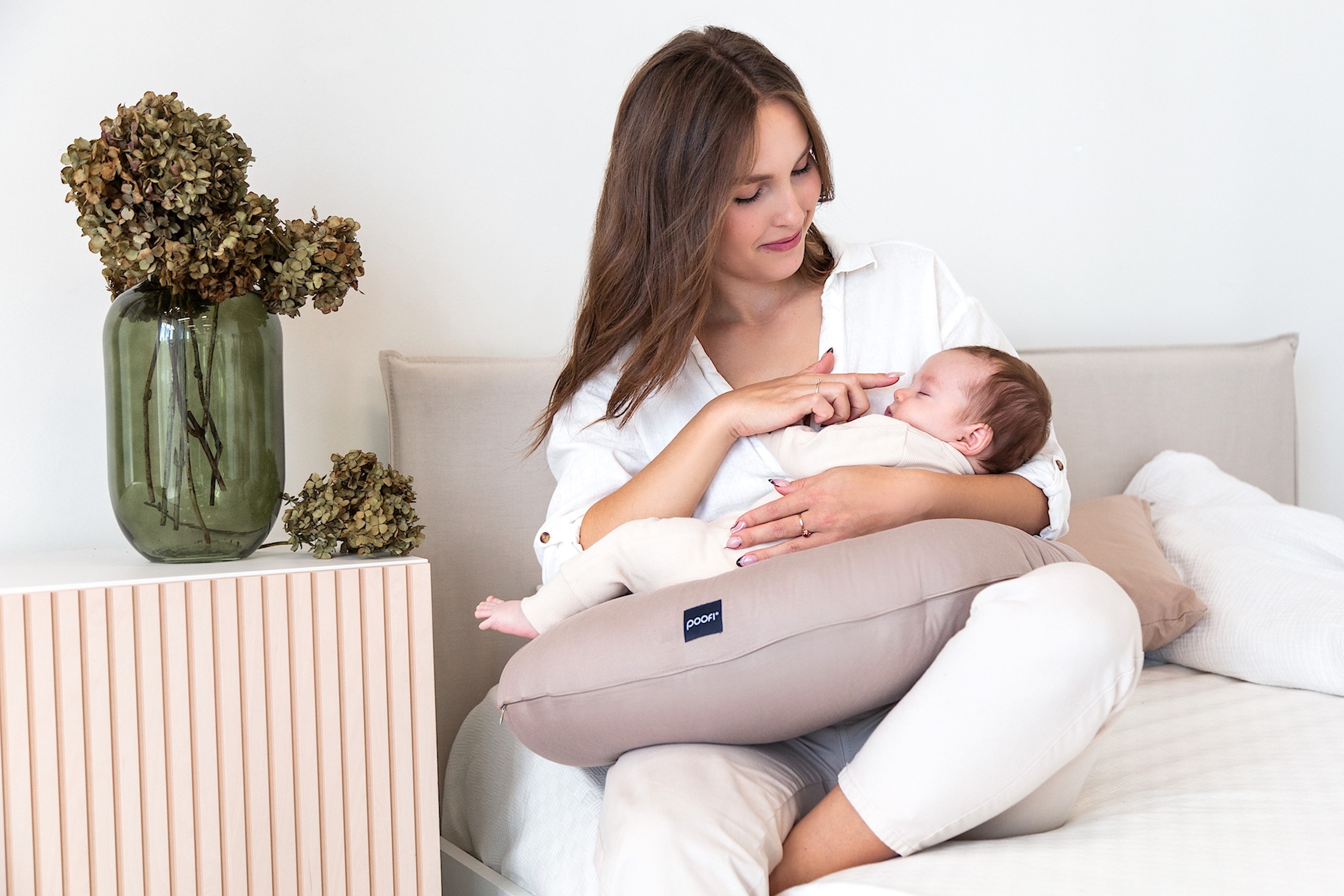 Poofi Poduszka do karmienia Czekolada 3m+