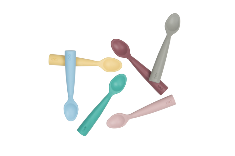 Minikoioi, Łyżeczka silikonowa do nauki samodzielnego jedzenia różowa