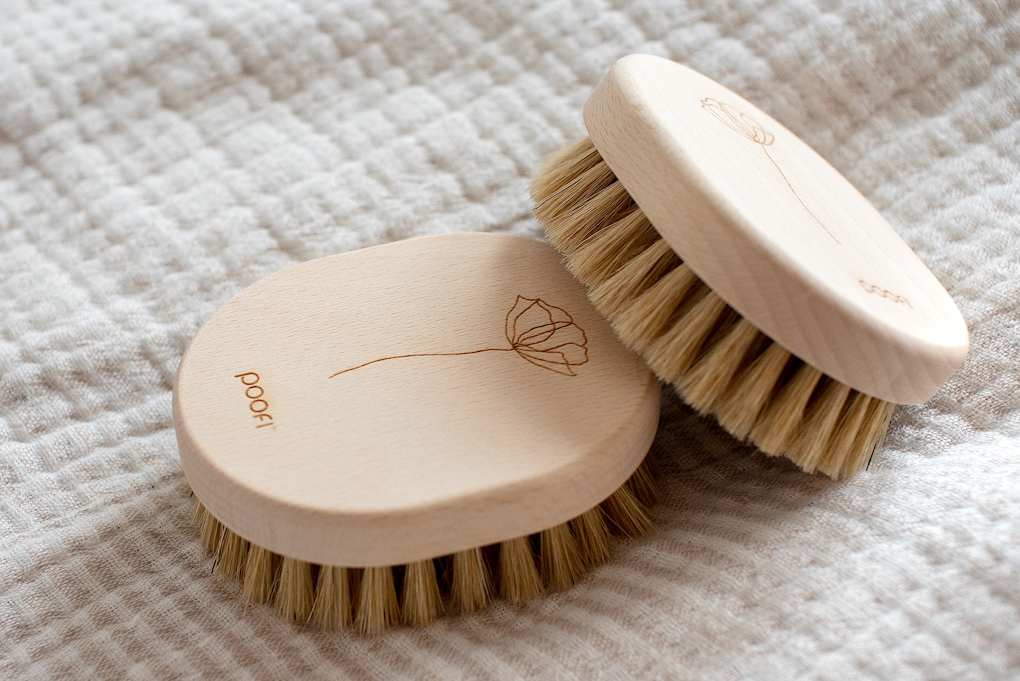 Poofi Szczotka do ciała z włosia - Delikatny Masaż 1+