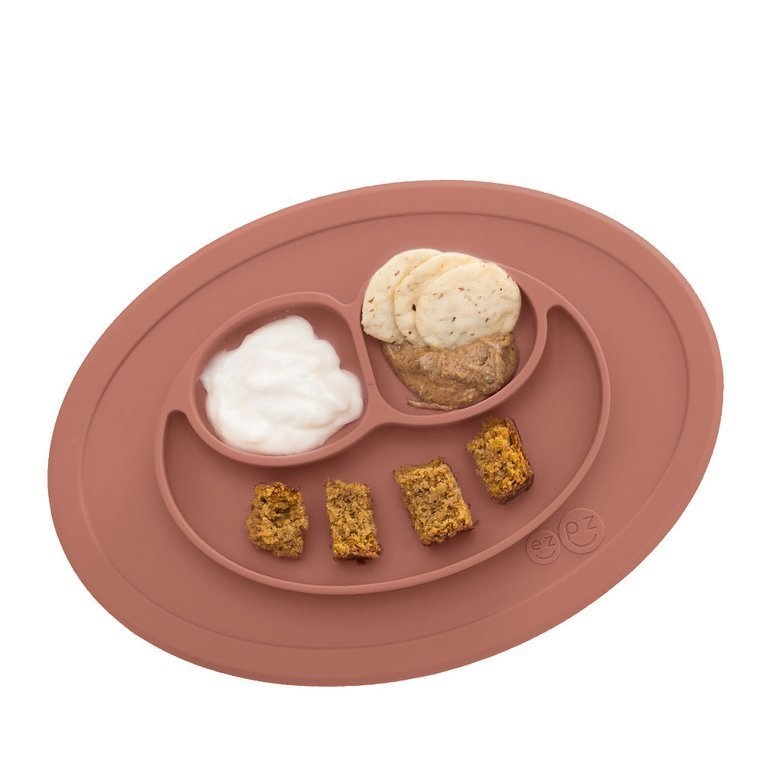 EZPZ Silikonowy talerzyk z podkładką 2w1 Mini Mat brązowy