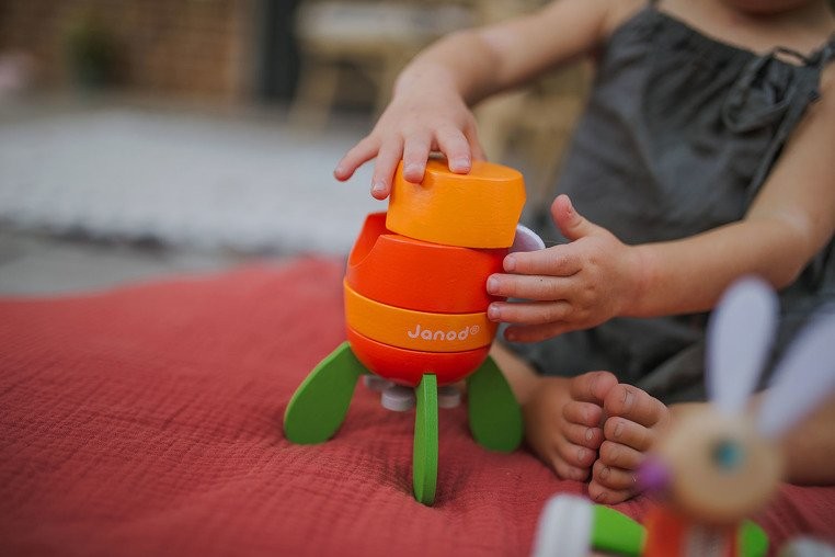 Janod Rakieta Magnetyczna z Królikiem 2+ lat