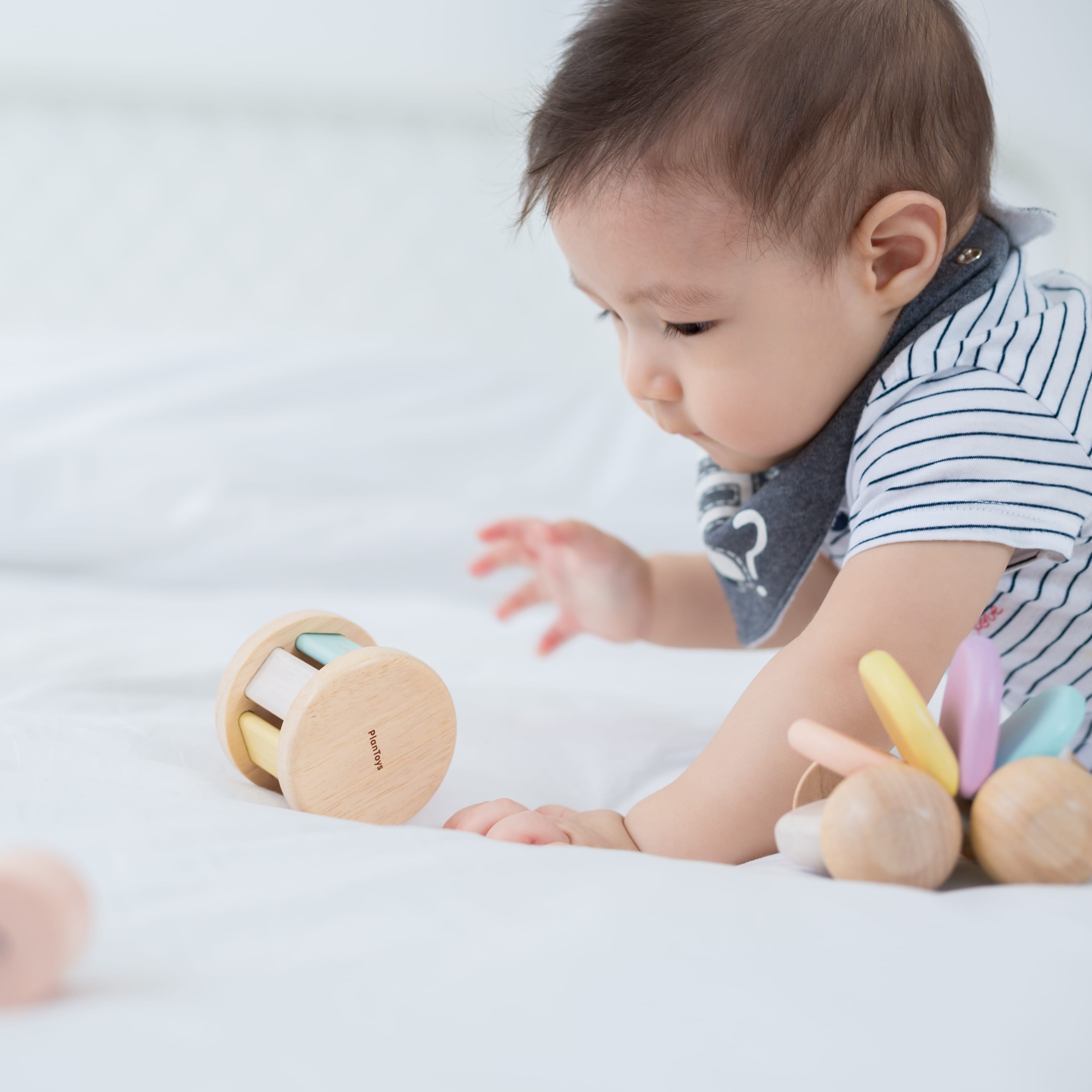 Plan Toys Pastelowa Grzechotka Roller 0+