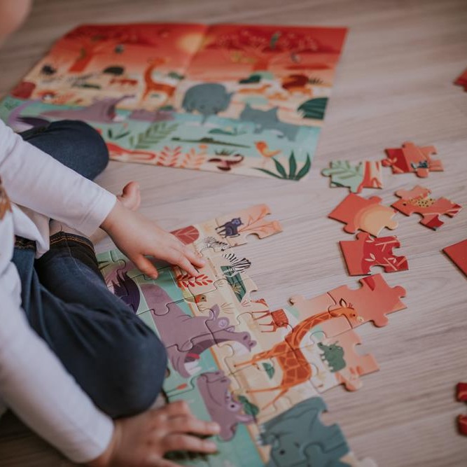 Janod Puzzle w walizce Rezerwat zwierząt 54el 4+