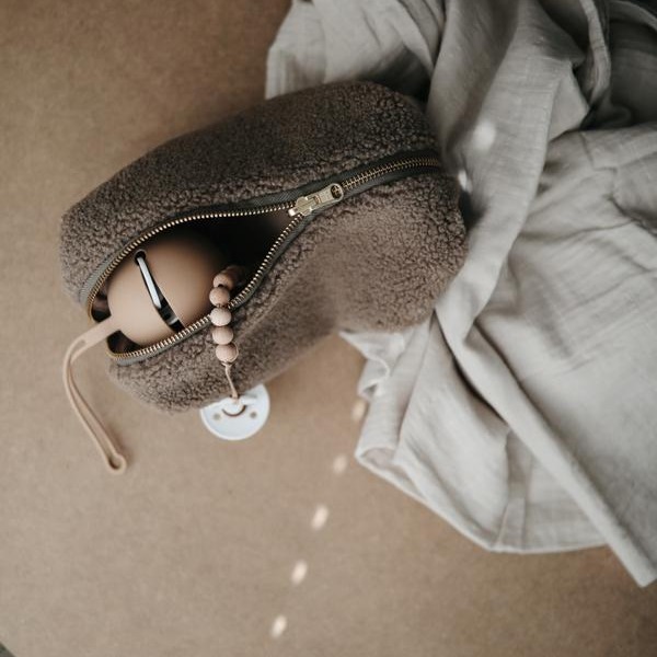 Mushie, Etui na smoczek do wózka Kula Ball Dried Thyme