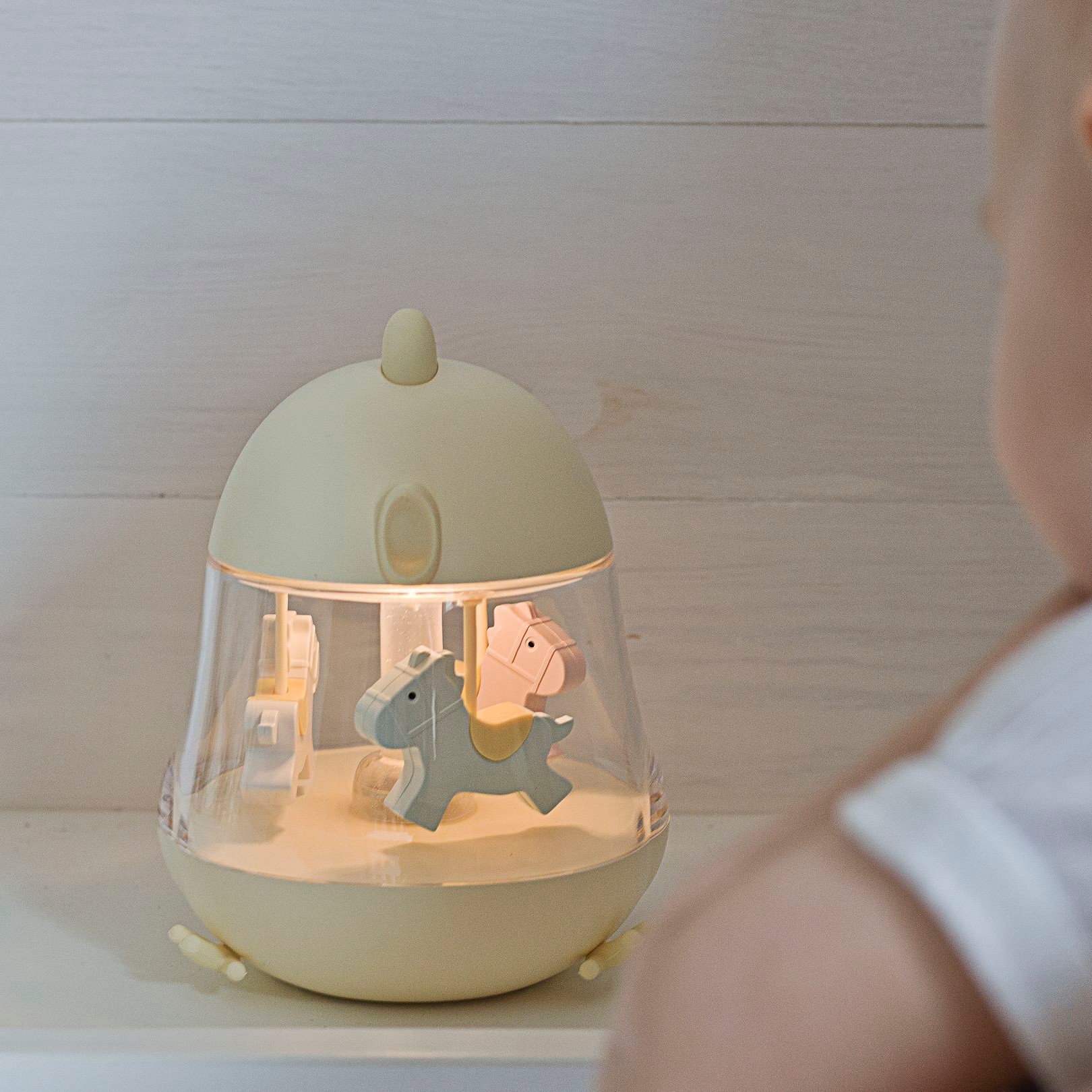 Rabbit&Friends, Lampka z pozytywką kurczak róż