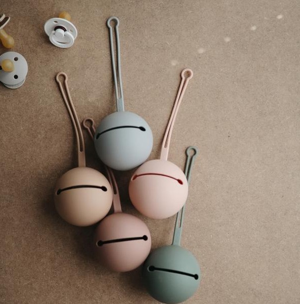 Mushie Etui na smoczek Kula Ball Natural | Silikon BPA-Free