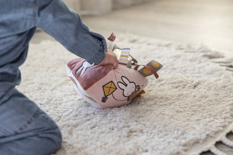 Tiamo Kostka Sensoryczna Miffy Fluffy Pink 0+ | Zabawka Edukacyjna