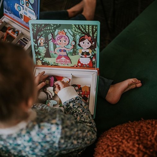 Janod Magnetyczna układanka Świat baśni Magnetibook 3-8 lat