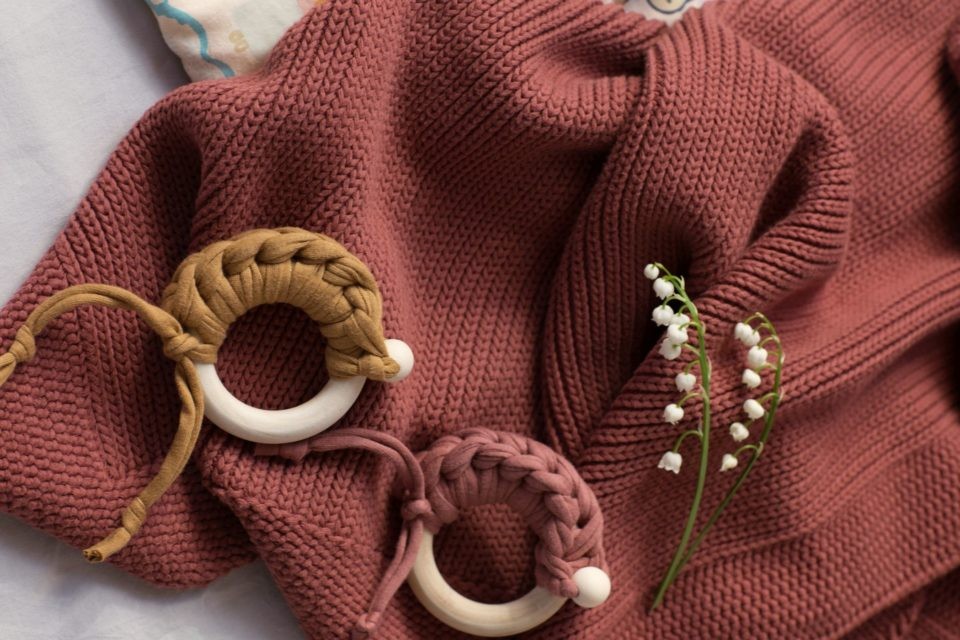 Poofi Gryzak klonowy popiel - naturalny, od 5m+