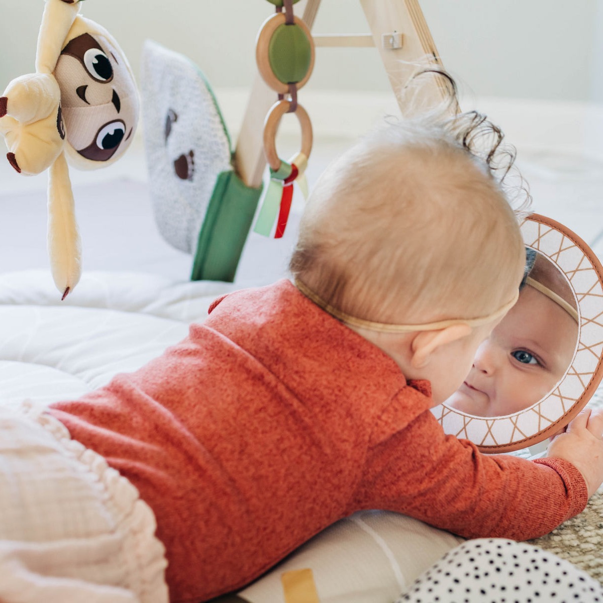 Tiny Love Mata Edukacyjna Boho Chic z Drewnianym Stojakiem 0+