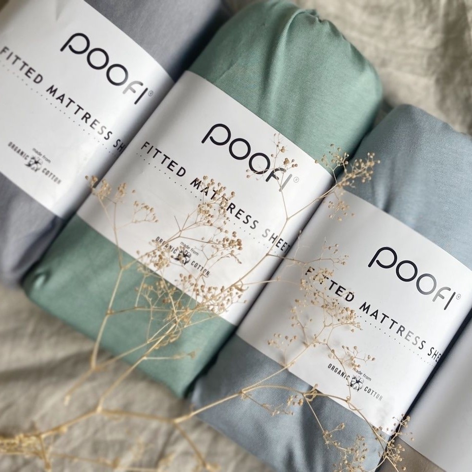 Poofi Prześcieradło do łóżeczka 70x140cm jasny szary