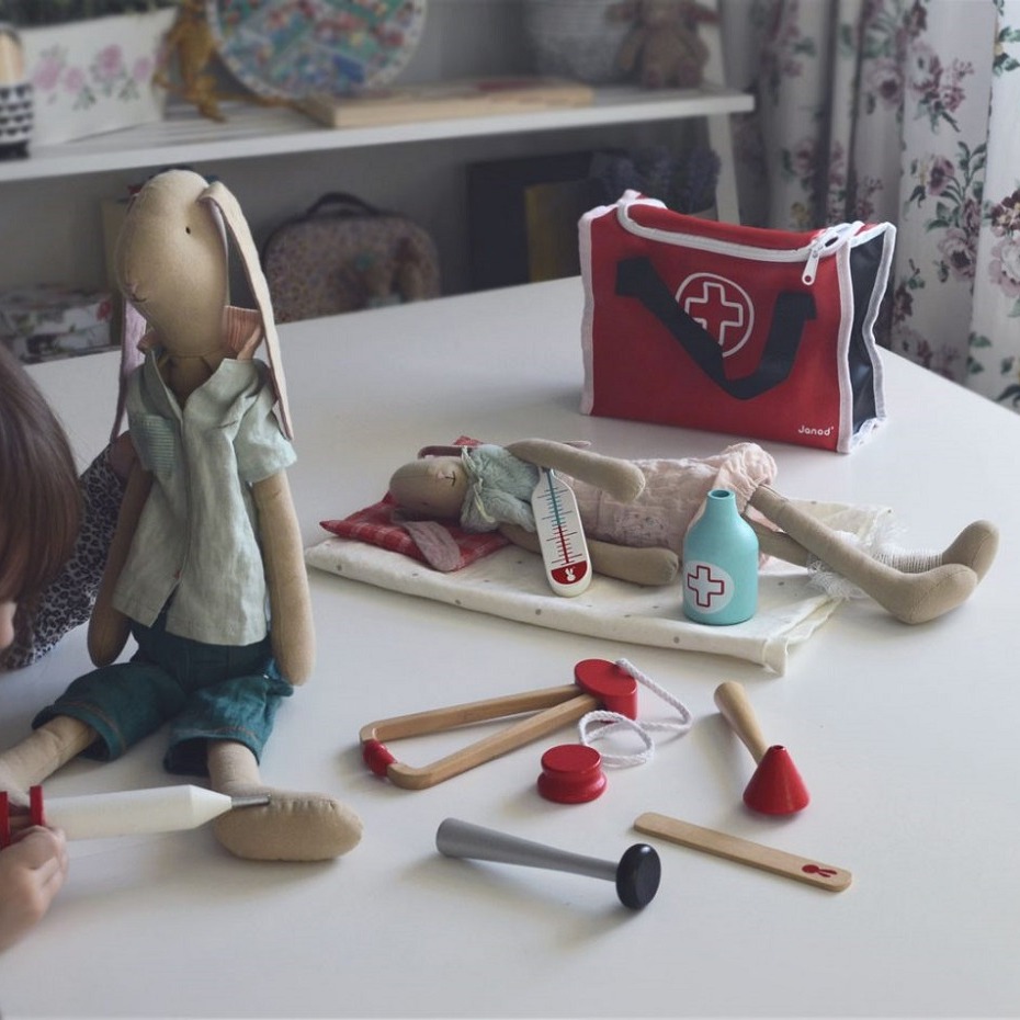 Janod Zestaw Lekarza z 10 Akcesoriami 3+