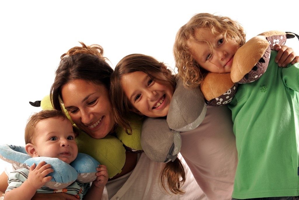 BenBat Poduszka Podróżna z Kapturem 1-4 lat