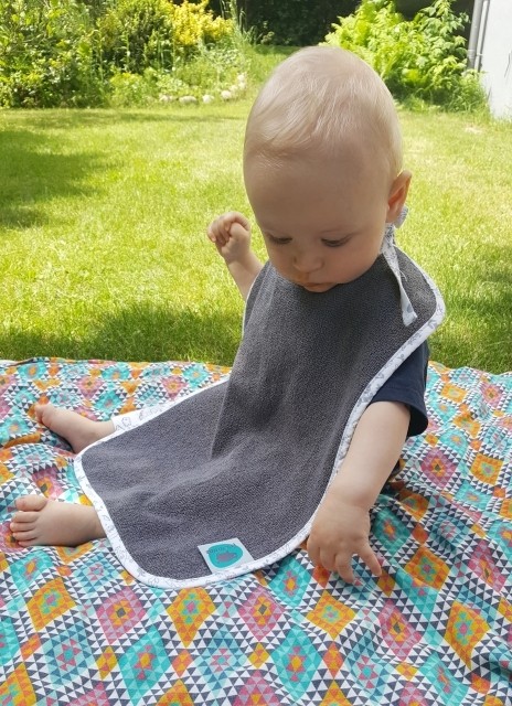 Pink no more Śliniak Gigant 2 szt. Biały/Grafitowy