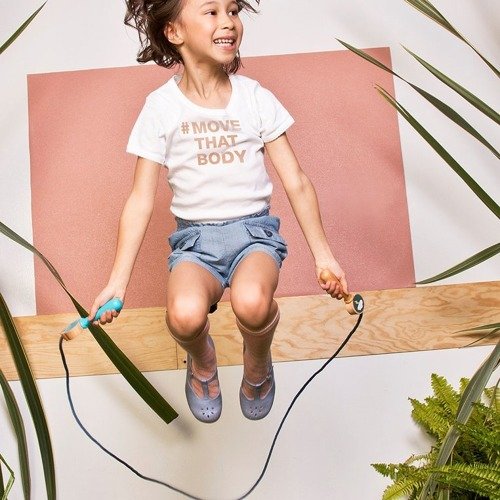 Lilliputiens Skakanka Flaming Anais z drewnianymi rączkami 3+