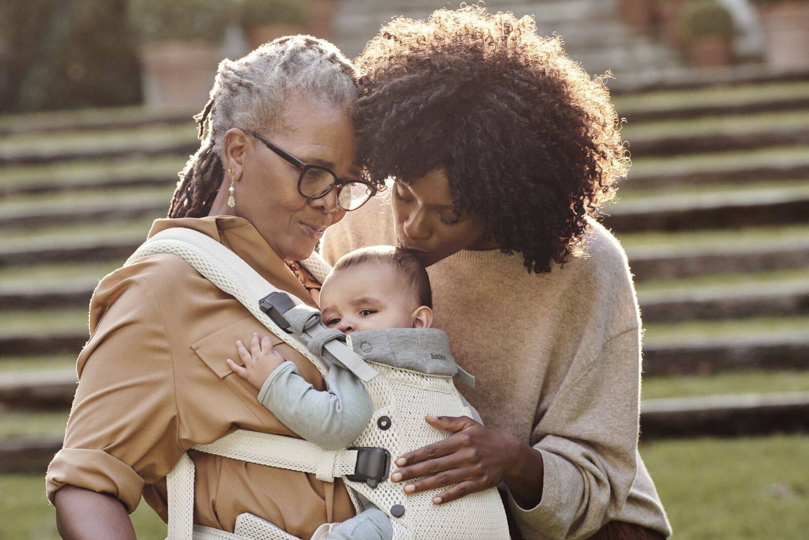 BabyBjorn Nosidełko Harmony 3D Mesh Kremowe 0–3