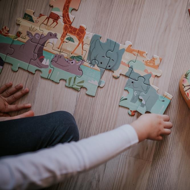 Janod Puzzle w walizce Rezerwat zwierząt 54el 4+