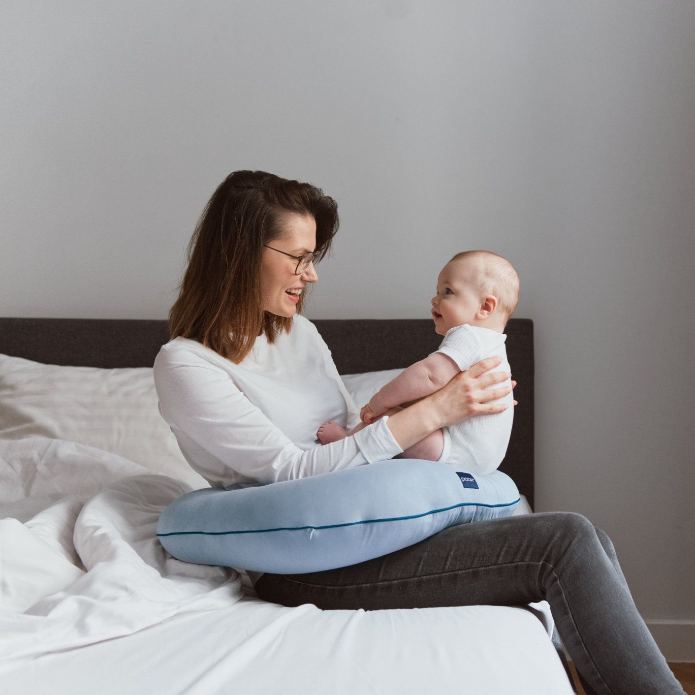 Poofi Poduszka do karmienia Organic dusty blue