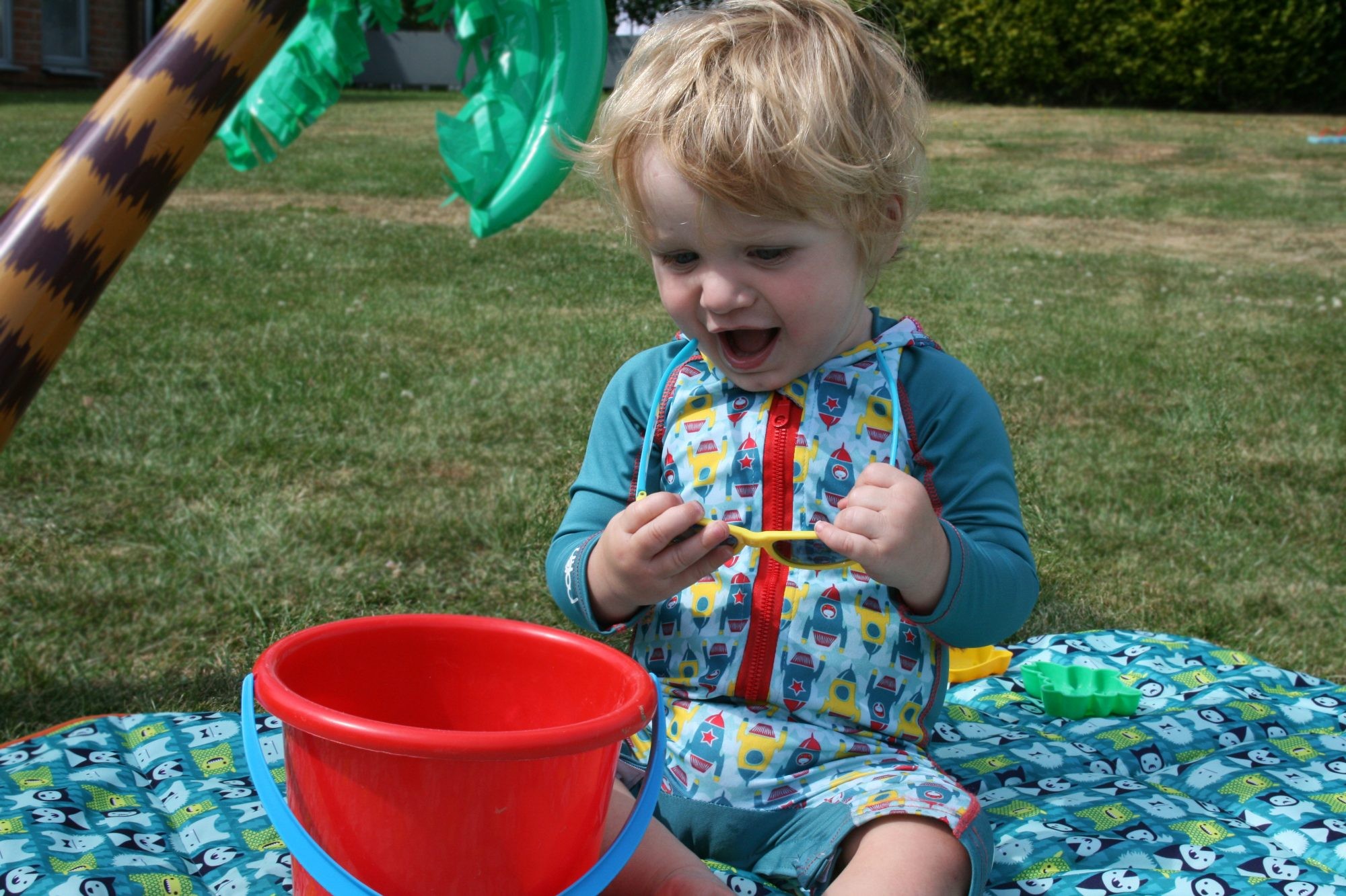 Close Kombinezon Plażowy All-in-one Rockets L (18-24m)