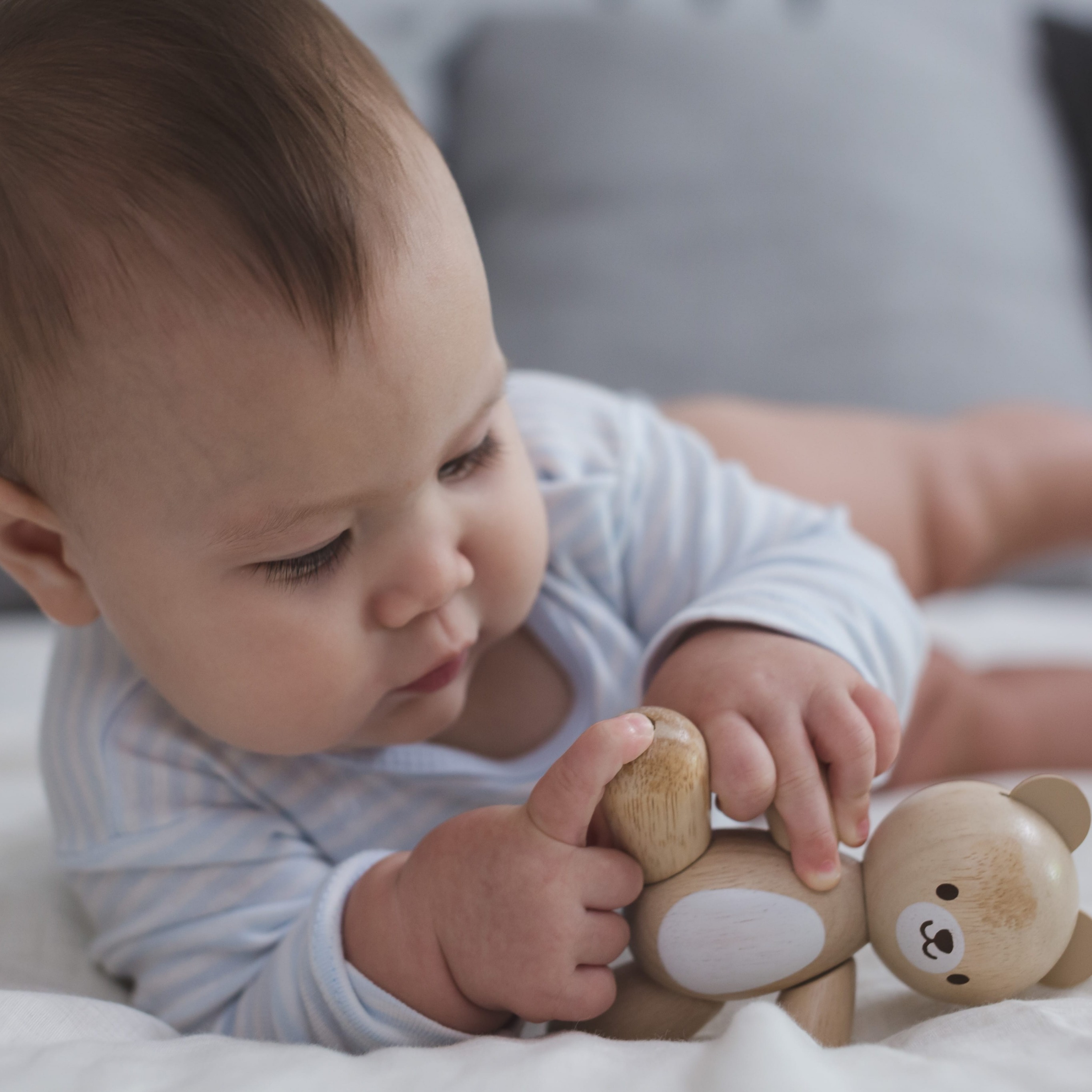 Plan Toys Drewniany Miś Edukacyjny 1+