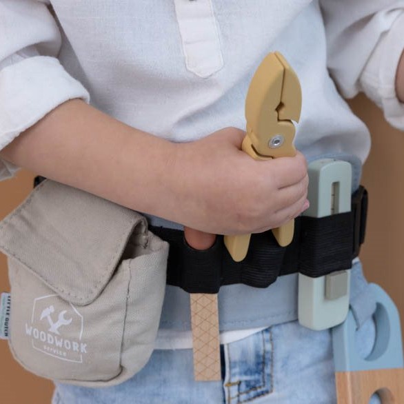 Little dutch, Pas z narzędziami