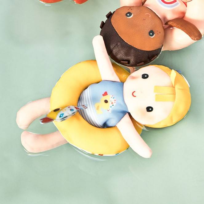 Lilliputiens Laleczka do kąpieli Gaspard 6 m+