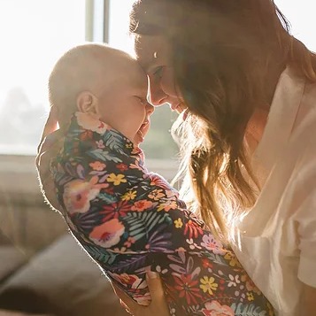 LouLou Lollipop Otulacz Muślinowy Dark Field Flowers 120x120cm 0+