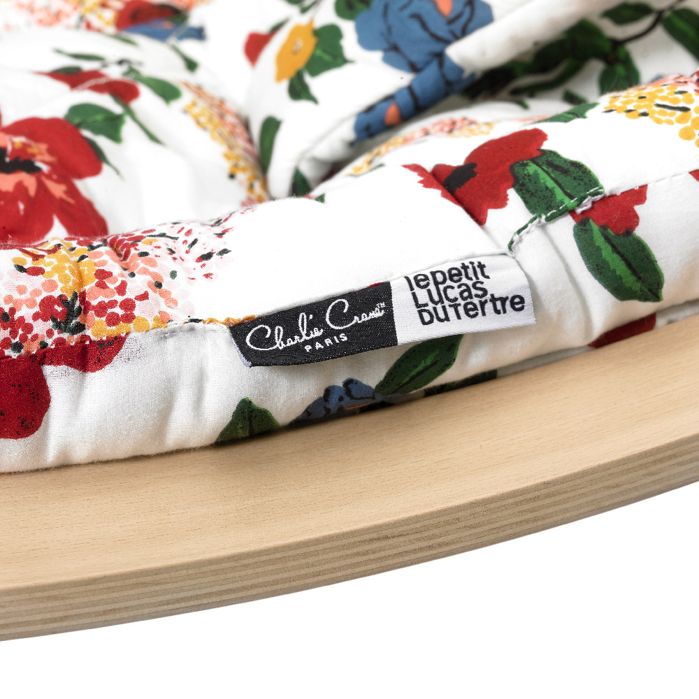 Charlie Crane, Leżaczek Levo buk Lucas du Tertre Hibiscus