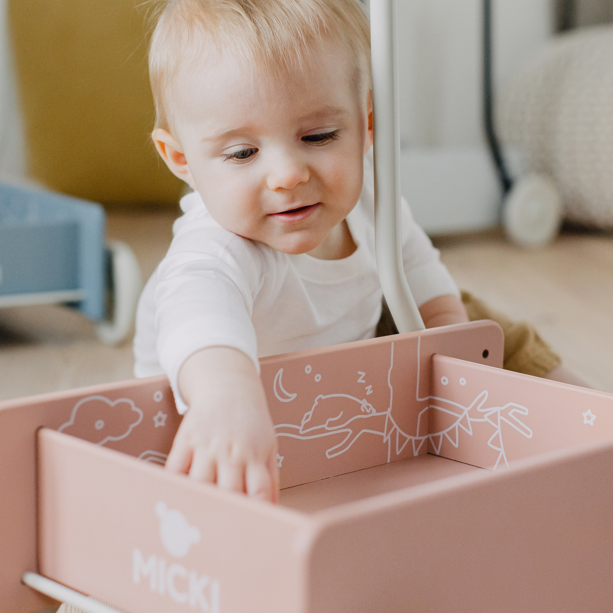 Różowy drewniany chodzik pchacz, do nauki chodzenia, dla dzieci, zabawka Micki