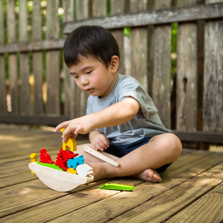 Plan Toys Balansująca łódka 12m+