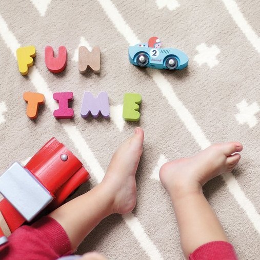 Janod Laweta Drewniana z 4 Samochodzikami 3+