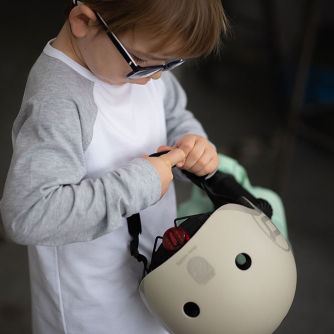 Scootandride Kask S-M Ash 3+