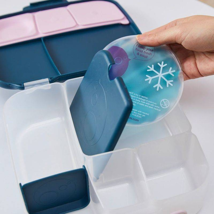 B.Box Duży lunchbox Strawberry Shake z uchwytem 2 l -  z wkładem chłodzącym