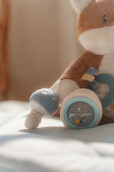 Little Dutch – Lisek aktywizujący Forest Friends – interaktywna przytulanka sensoryczna 0+