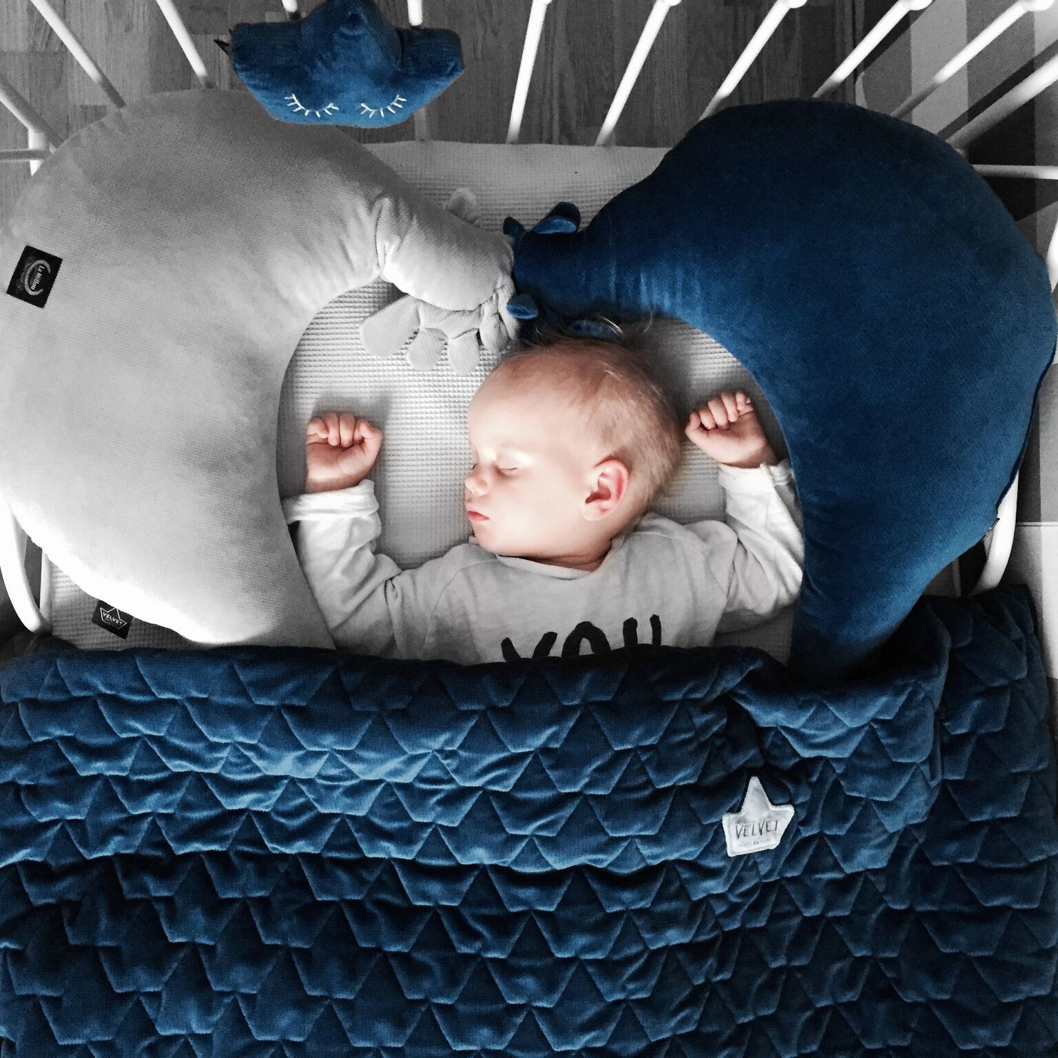 La Millou Zawieszka z gryzakiem Navy Monkey 0+