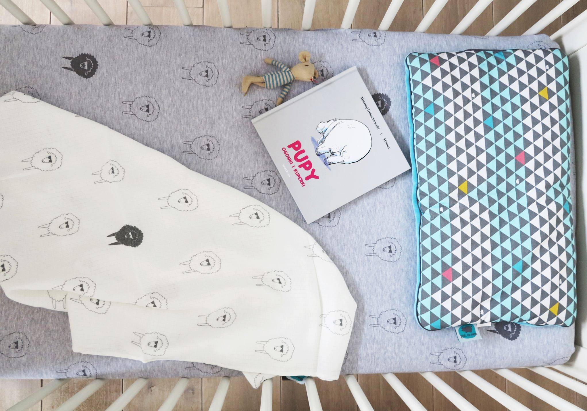 Pink No More Poduszka Bawełniano-Welurowa 40×25 cm