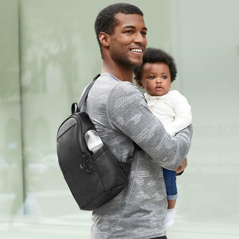 Skip Hop Plecak Paxwell Sling Black Camo dla Taty