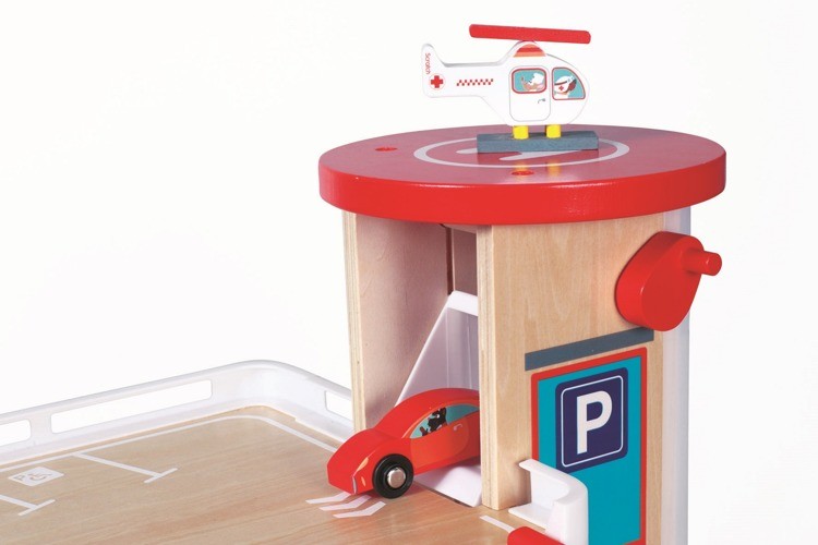 Scratch Garaż Drewniany z Windą 3+