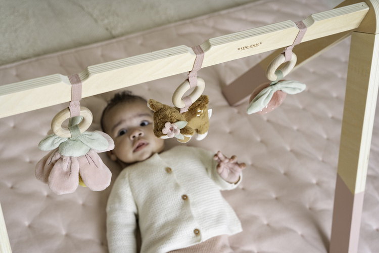 Little Dutch – Pałąk interaktywny Fairy Garden – drewniany pałąk z zawieszkami 0–6 mc