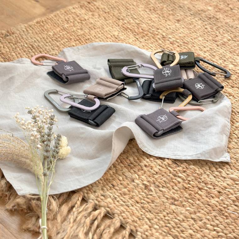 Lassig Uniwersalne Zaczepy do Wózka z Karabińczykami 2 szt.