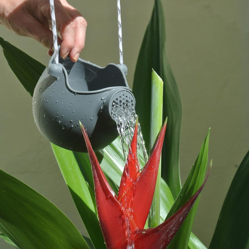 Scrunch Silikonowe Wiaderko Konewka Koralowy 1+