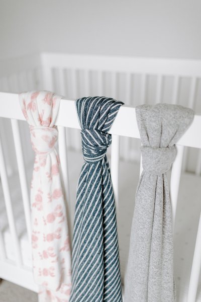 Aden & Anais Kocyk i Czapeczka Snuggle Knit Navy Stripe 0-3m