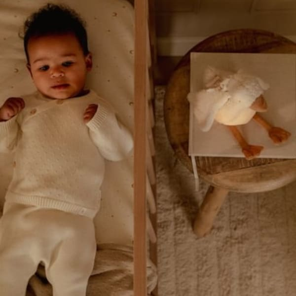 Little Dutch – Gąska interaktywna Newborn Naturals – przytulanka z lampką i dźwiękiem 0+