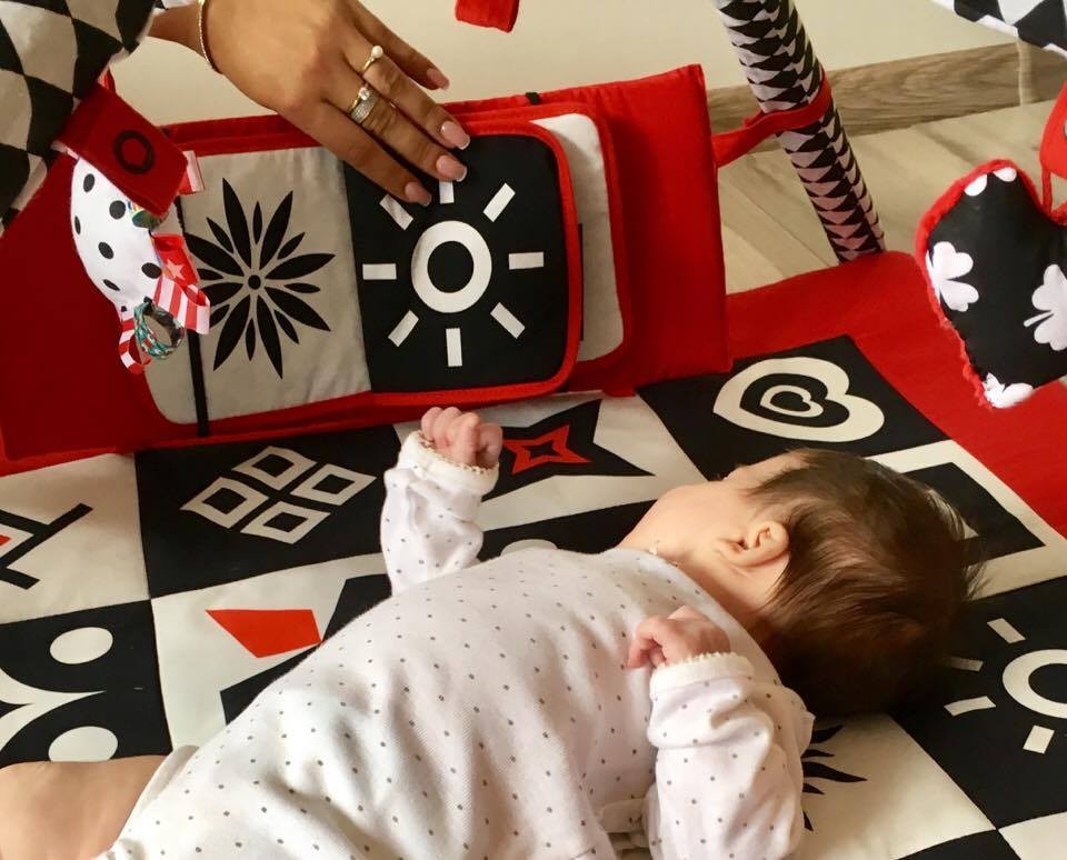 Baby Senses Mata Edukacyjna Kontrastowa ze Ścianką 0+